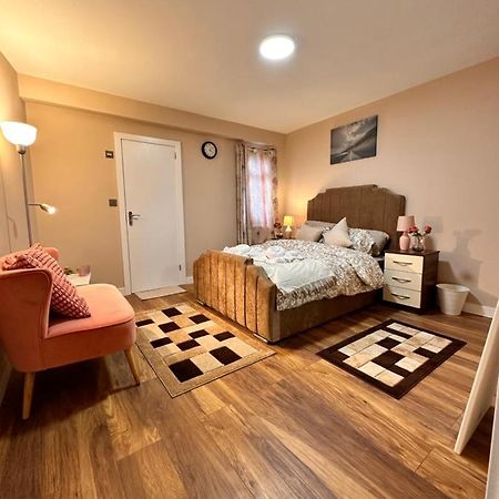 Canary Wharf Single Double And En-Suite Rooms London Bagian luar foto