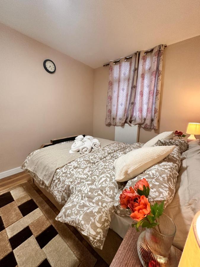 Canary Wharf Single Double And En-Suite Rooms London Bagian luar foto