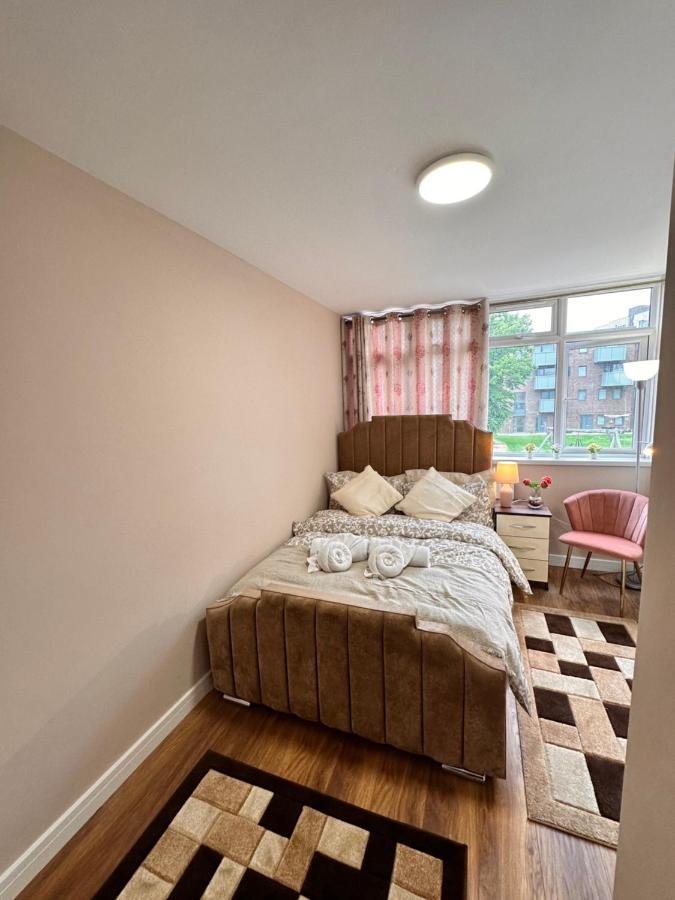 Canary Wharf Single Double And En-Suite Rooms London Bagian luar foto