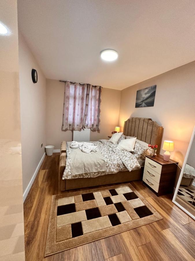 Canary Wharf Single Double And En-Suite Rooms London Bagian luar foto