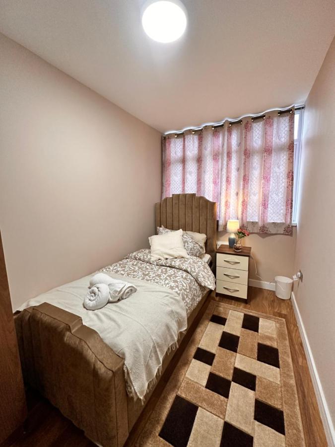 Canary Wharf Single Double And En-Suite Rooms London Bagian luar foto