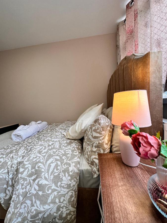 Canary Wharf Single Double And En-Suite Rooms London Bagian luar foto