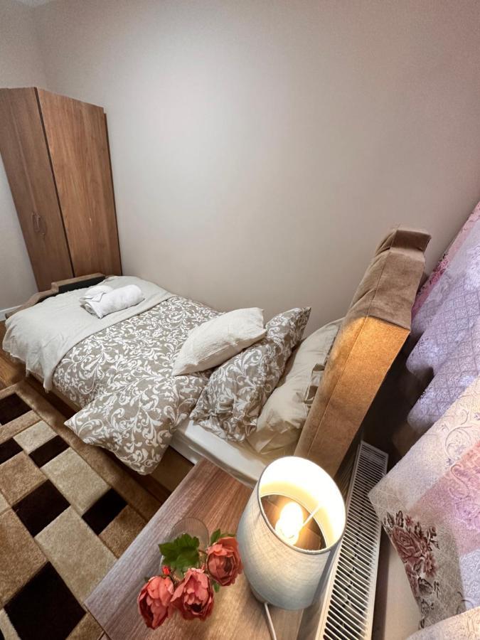 Canary Wharf Single Double And En-Suite Rooms London Bagian luar foto