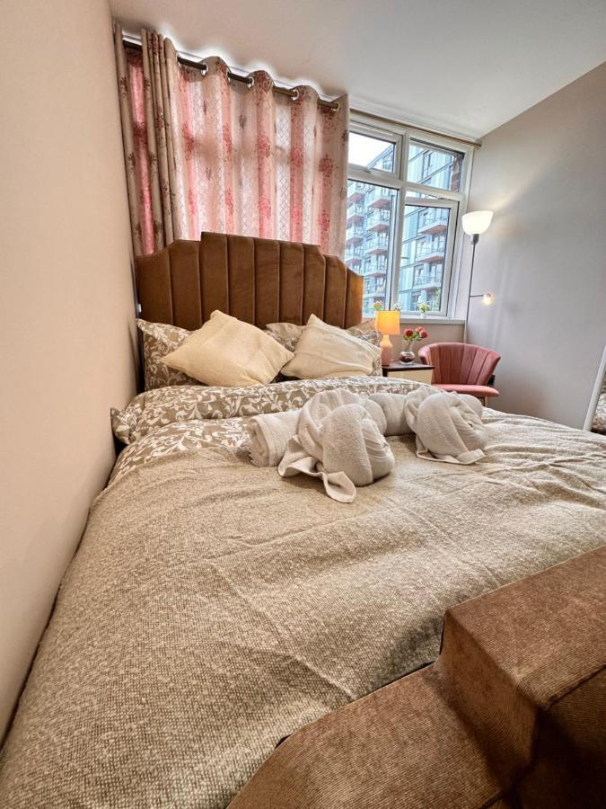 Canary Wharf Single Double And En-Suite Rooms London Bagian luar foto