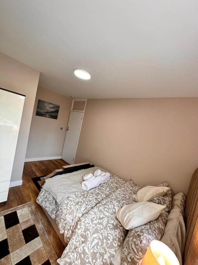 Canary Wharf Single Double And En-Suite Rooms London Bagian luar foto