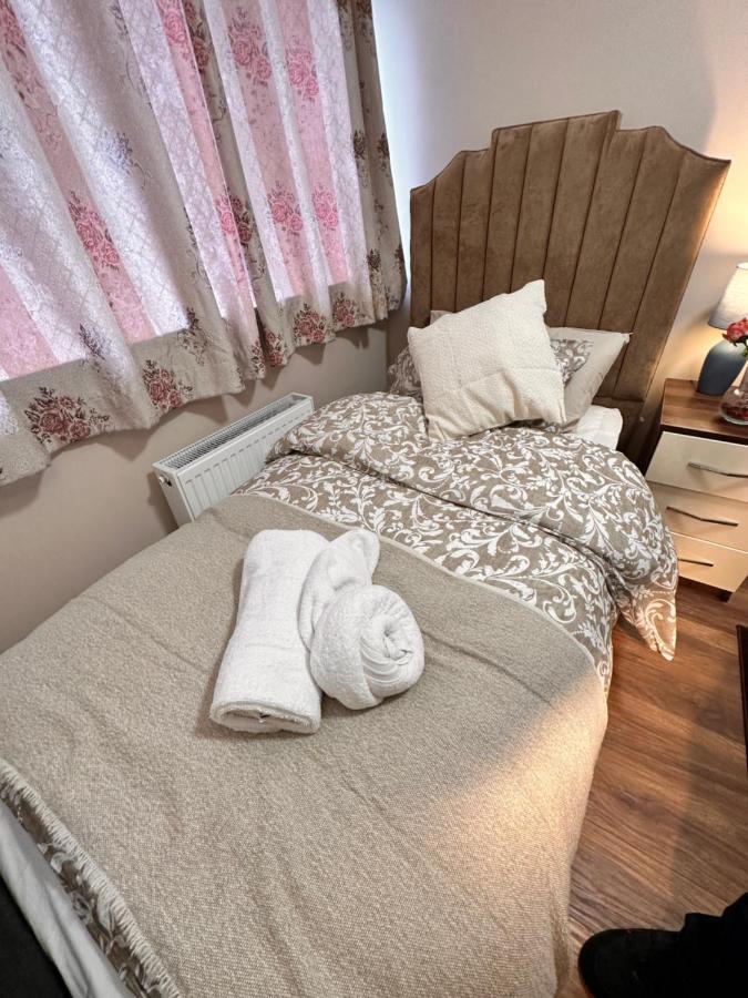 Canary Wharf Single Double And En-Suite Rooms London Bagian luar foto