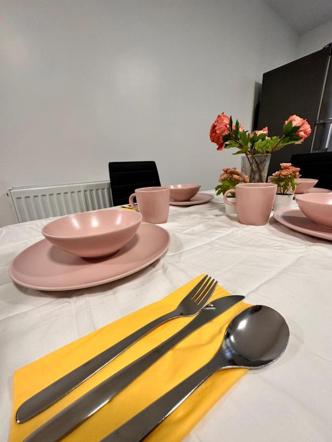 Canary Wharf Single Double And En-Suite Rooms London Bagian luar foto