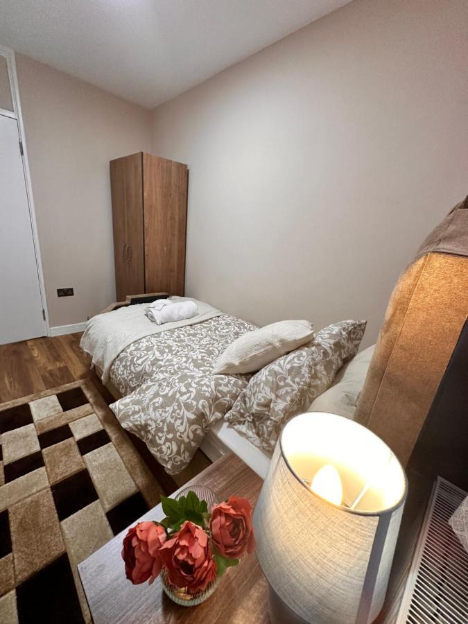 Canary Wharf Single Double And En-Suite Rooms London Bagian luar foto