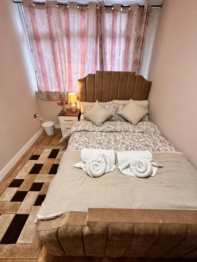 Canary Wharf Single Double And En-Suite Rooms London Bagian luar foto
