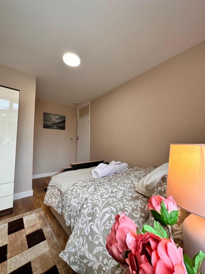 Canary Wharf Single Double And En-Suite Rooms London Bagian luar foto